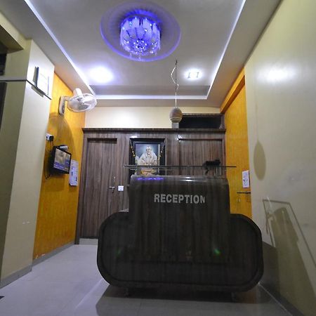 Hotel Madhava 舍地 外观 照片