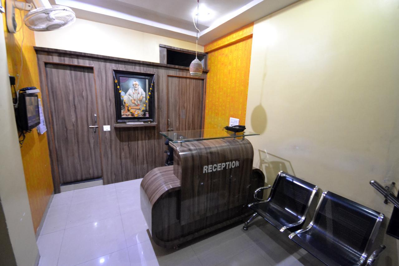 Hotel Madhava 舍地 外观 照片